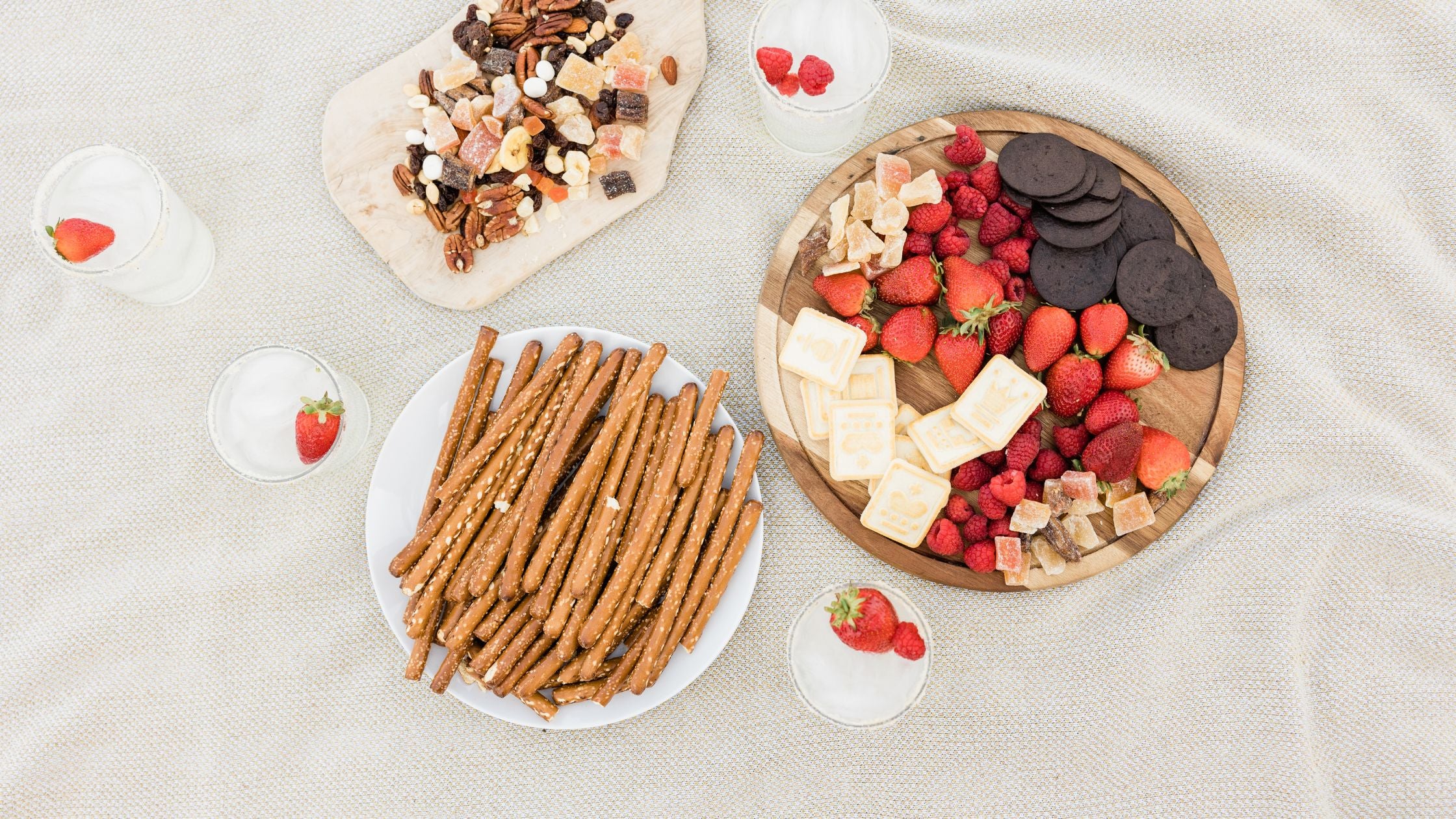 Munching without Gaining Calories? 5 Must-Have Healthy Office Snacks – Healthy Master